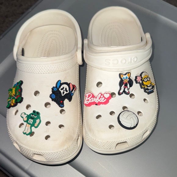 CROCS woman’s 5 White Sandals with Colorful Charms - Picture 2 of 7